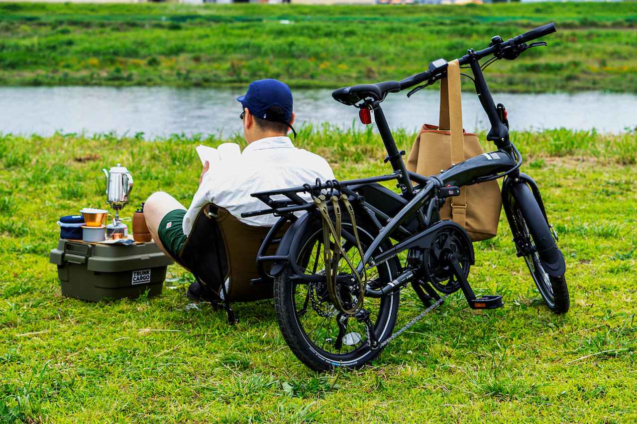 eバイクでチェアリング？！荷物がたくさん積めるトランクカーゴを自転車に乗せて野外コーヒーを (2/2) - ハピキャン｜キャンプ・アウトドア情報メディア