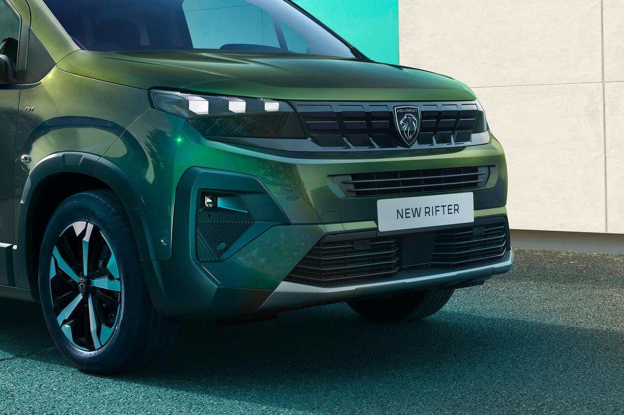 【タフで高い走破性】プジョー新型SUV『Peugeot Rifter』！アウトドアも日常使いもこれ一台で！