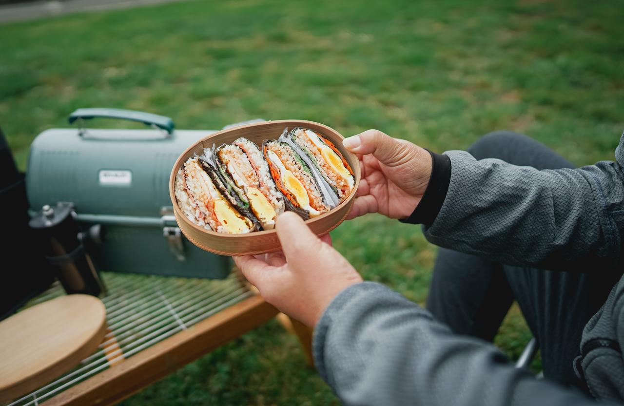 【キャンプで酢飯】アメリカで人気！簡単・手が汚れず・映える「寿司サンドイッチ」と夏向きキャンプ飯