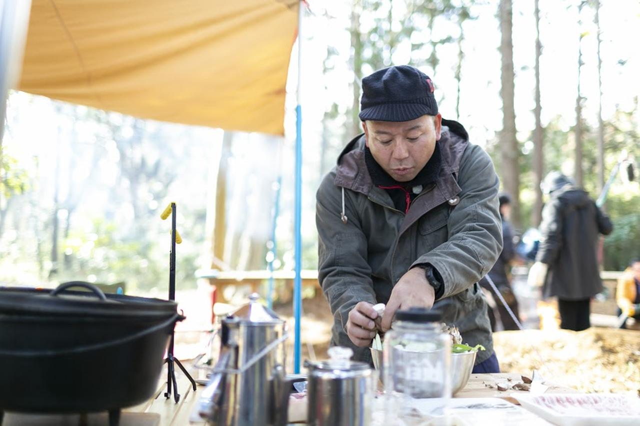 【番組ロケ密着】バイきんぐ西村流キャンプ飯を紹介①　ダッチオーブンでみそ鍋を作る