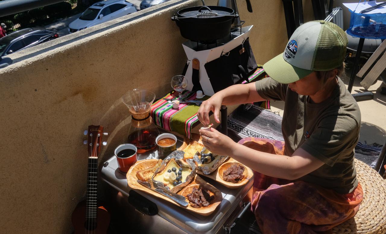 【ベランダで朝食】おうちでもキャンプに行った気分に！　ベランダ朝ごはんを楽しもう