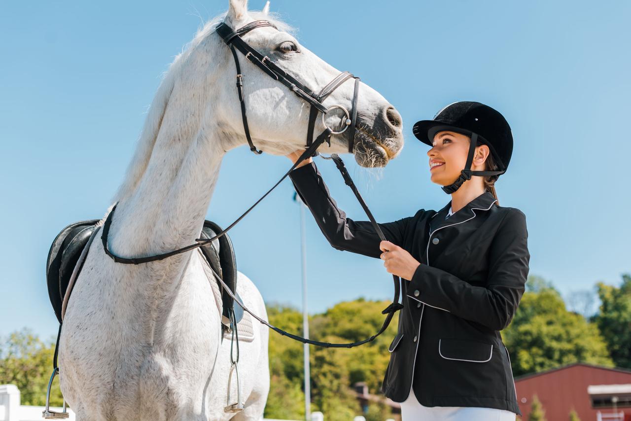 【関東で乗馬】初心者向けに服装も解説　乗馬体験可能なおすすめ「乗馬俱楽部」3選