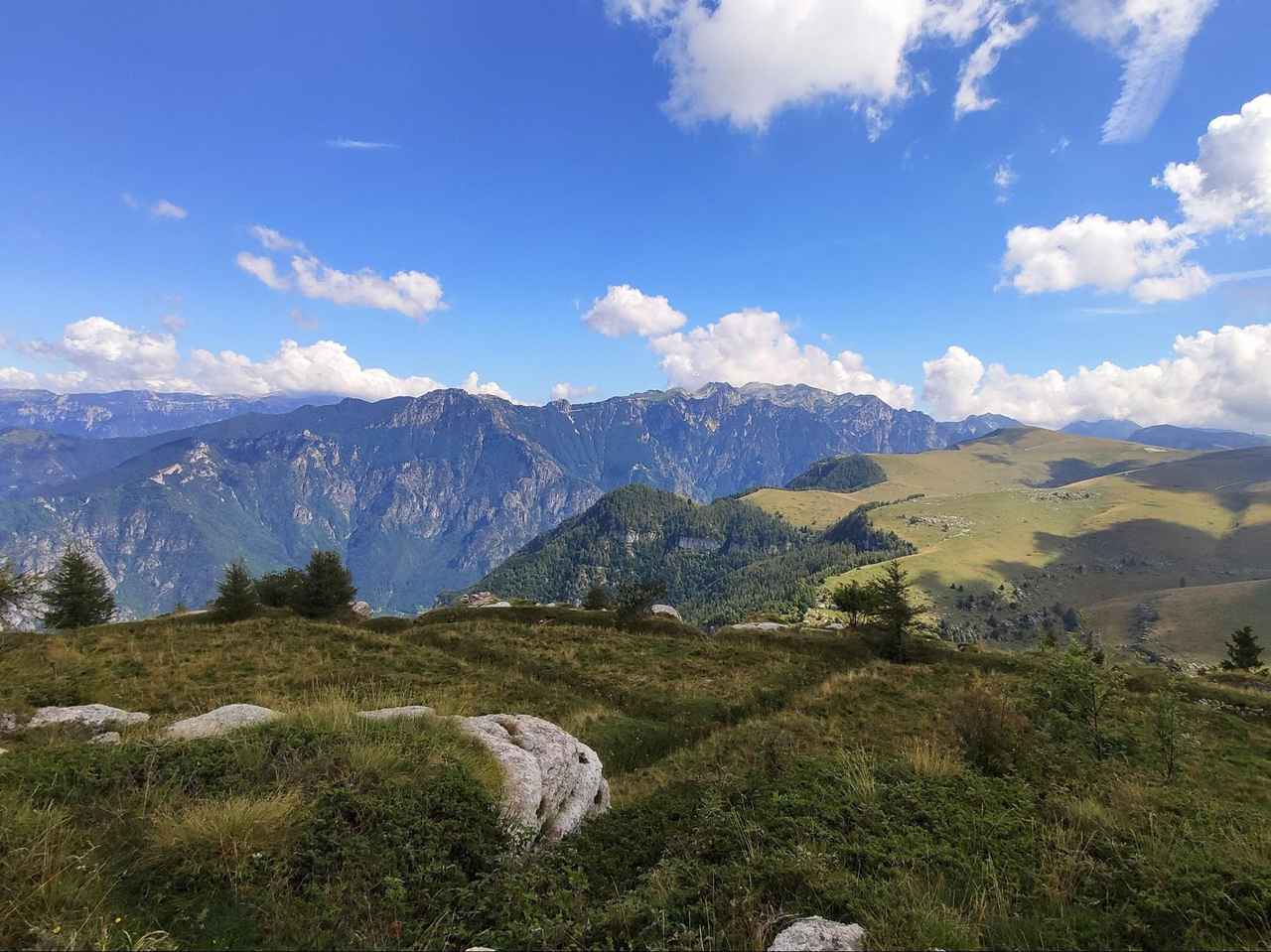 【初心者必見】夏登山に必須「温度調節アイテム」　ネックゲイターなどおすすめ3選