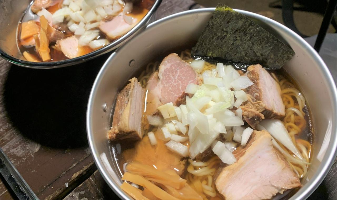 【超簡単レシピ】キャンプでご当地ラーメン！　千葉県「竹岡式ラーメン」はとにかく簡単に作れる本格派！