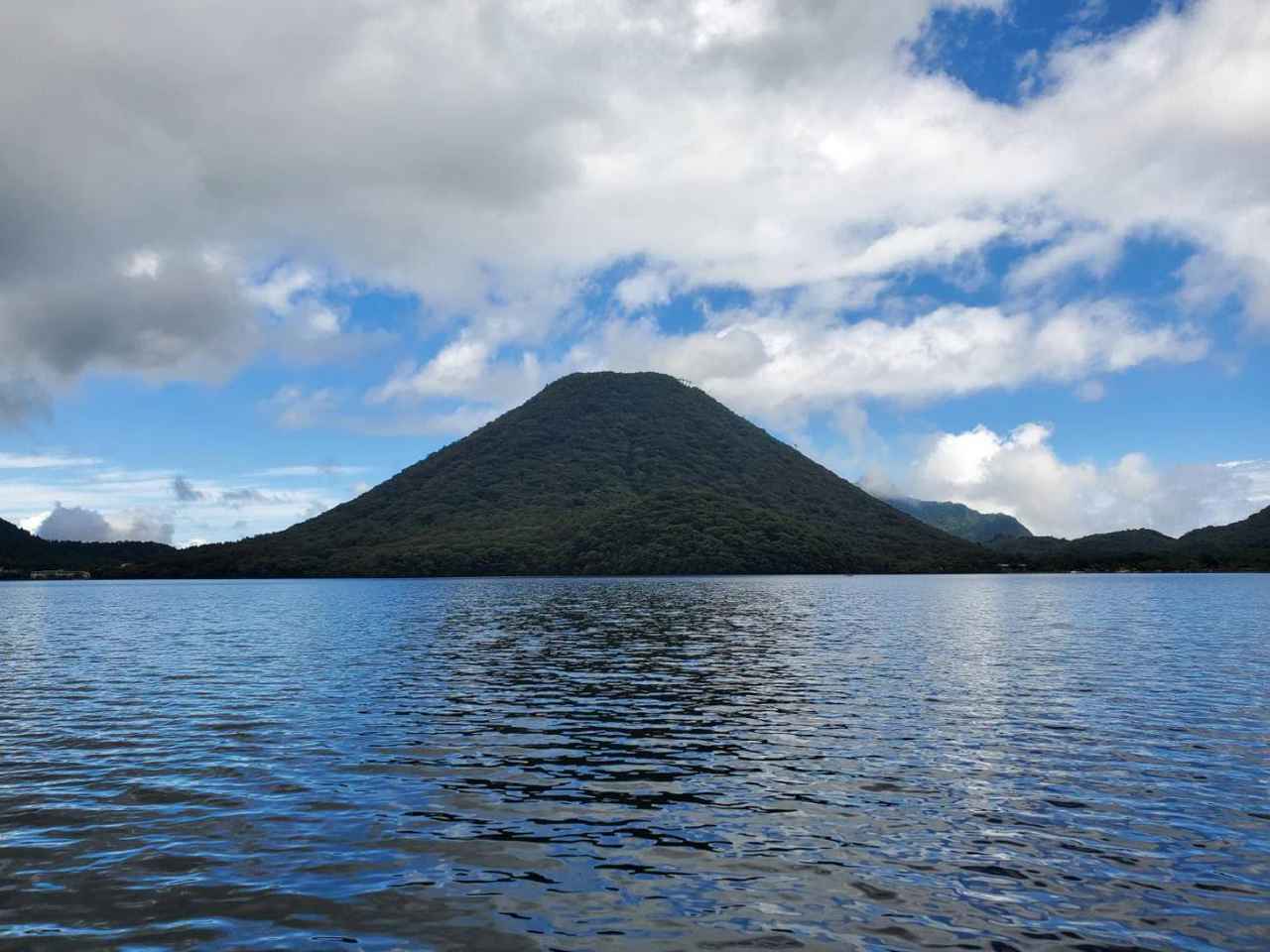 【榛名湖でワカサギ釣り×キャンプ】紅葉がきれいな湖は初心者でも大漁間違いなしの楽園だった！？