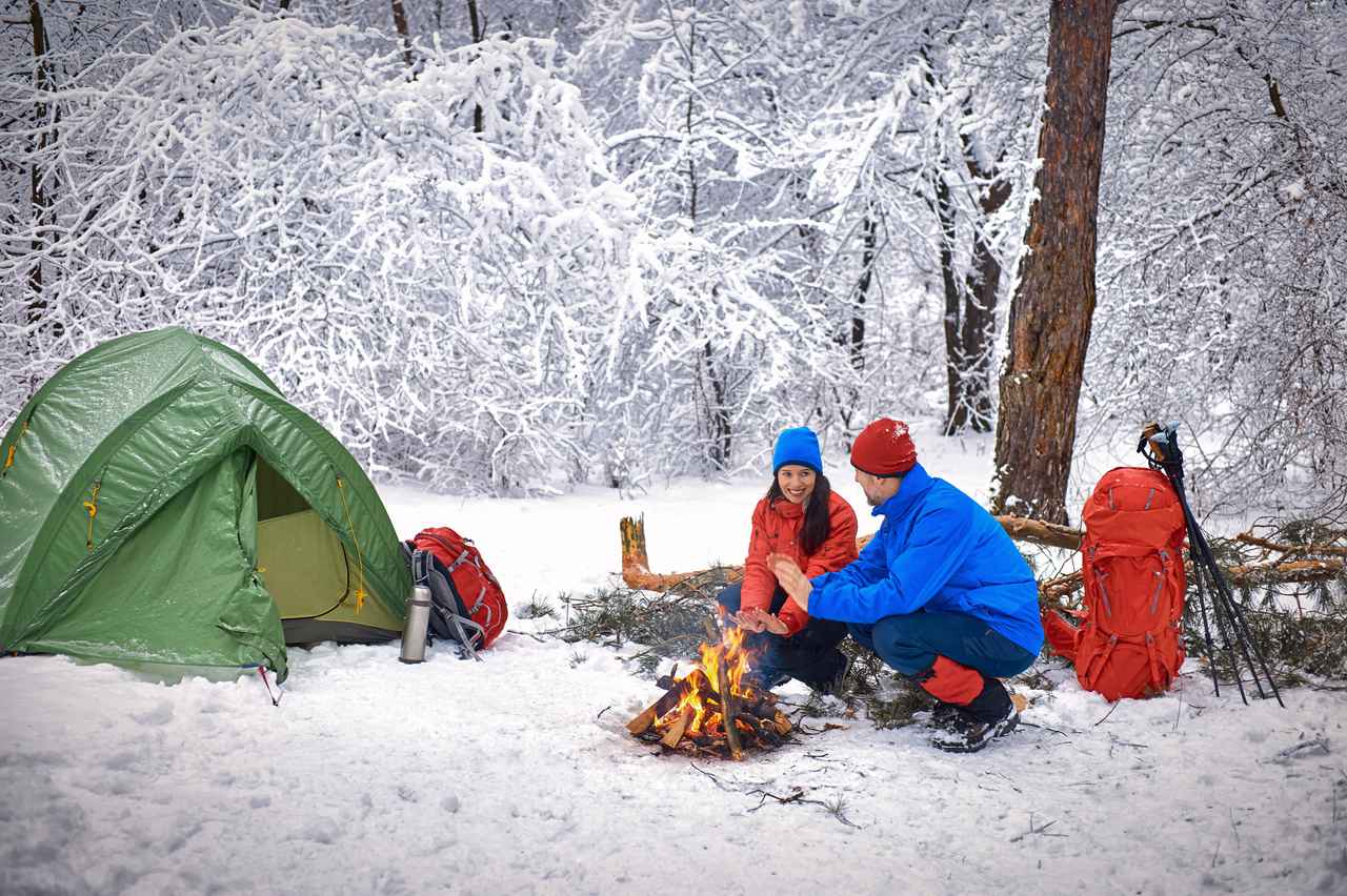 雪中キャンプの必需品5選！楽しみ方やテント設営の注意点徹底解説