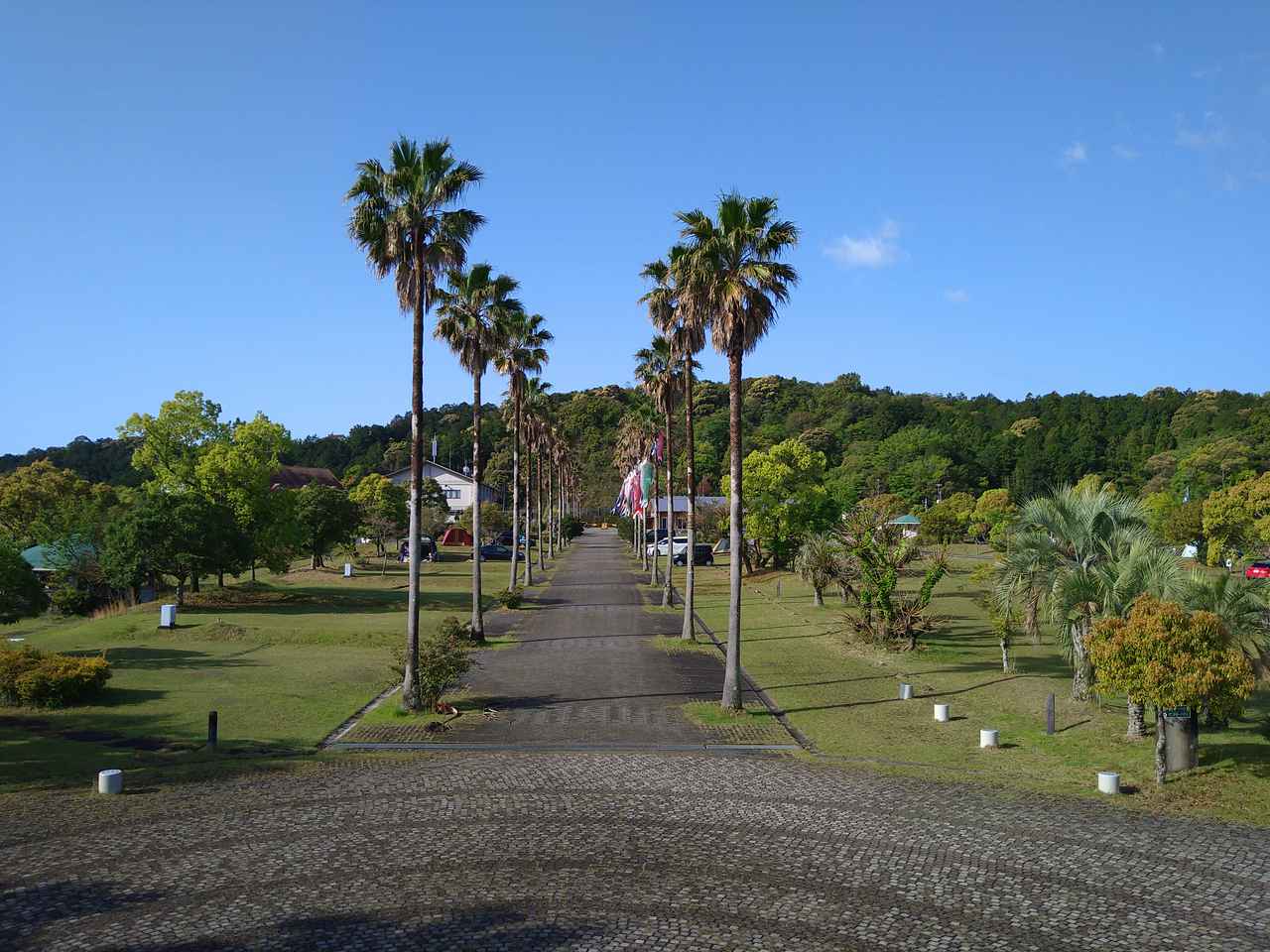 【徳島県】「まぜのおかオートキャンプ場」| 予約が可能で初心者も安心！　コテージからは海が見えて南国気分