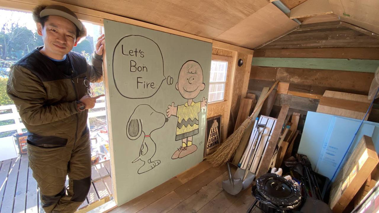 【キャンプ場をDIY】タケトの小屋に大きなイラストが登場！小屋の内壁を「黒板」にDIY  ちょっとしたアートスペースに変身【#33】【#34】【#35】