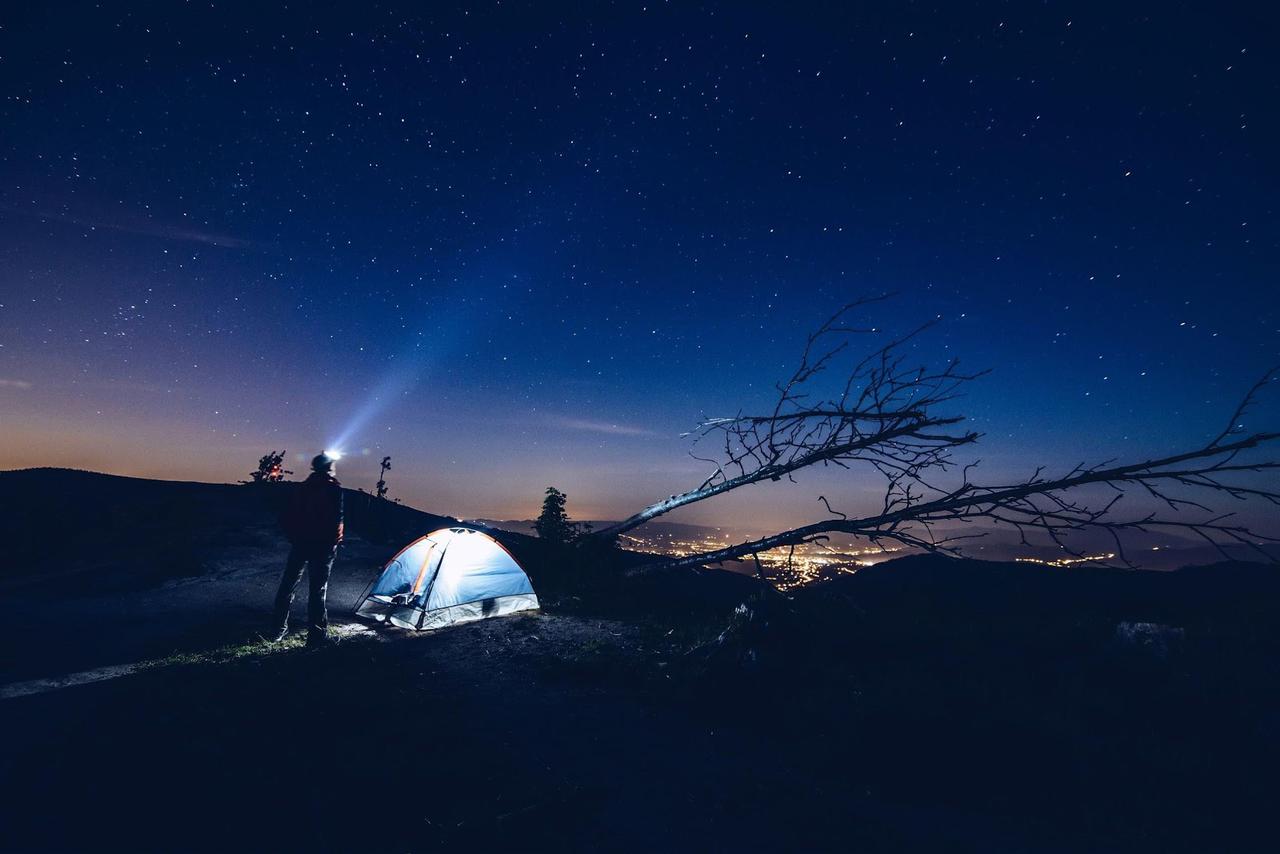 【登山初心者必見】ブラックダイヤモンド製の登山用ヘッドライトおすすめ商品を紹介