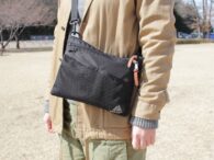 サコッシュとは？ポシェット・ショルダーバッグとの違いから、アウトドアにおすすめのアイテムまで解説