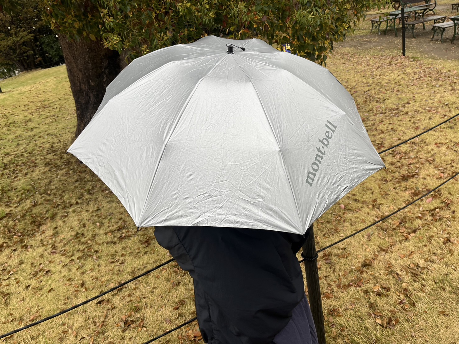 【売切続出】モンベルの晴雨兼用傘で日差しと紫外線をシャットアウト！