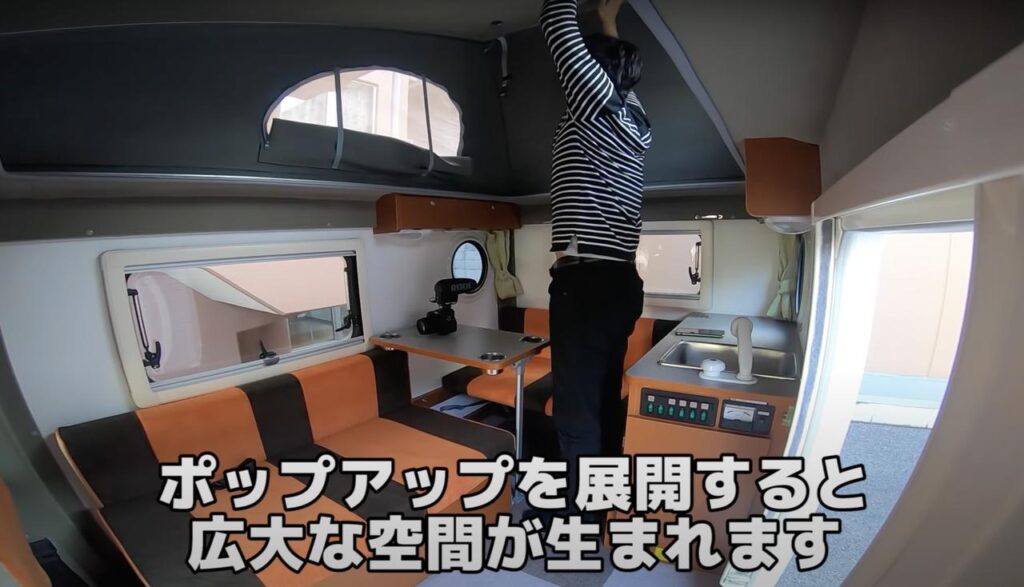 キャンピングカー『インディ727』の内装