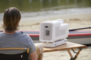 猛暑を吹き飛ばす！進化系ポータブルエアコン「ECOOL+」で快適キャンプを実現！