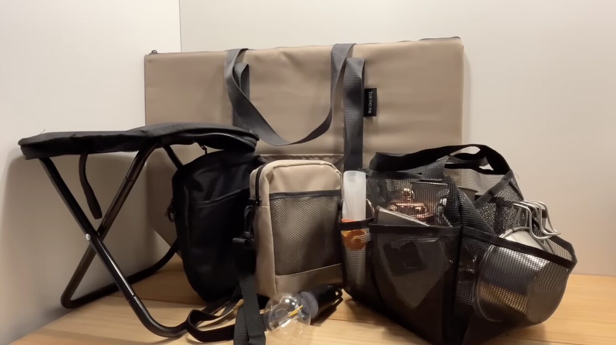 送料無料 通販 ファッション 100均】ワッツの新作キャンプ用品がすごい！YouTuber FUKUの ライト・ランタン