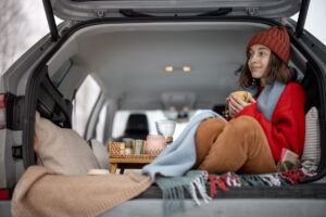 車中泊に最適な折りたたみテーブル10選｜選び方からDIY方法まで徹底解説