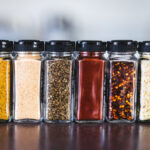 【2025年版】アウトドア調味料おすすめ10選｜人気スパイス・収納グッズも紹介