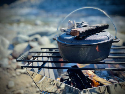 【2025年最新】キャンプ五徳おすすめ10選｜直火・バーナー対応も紹介