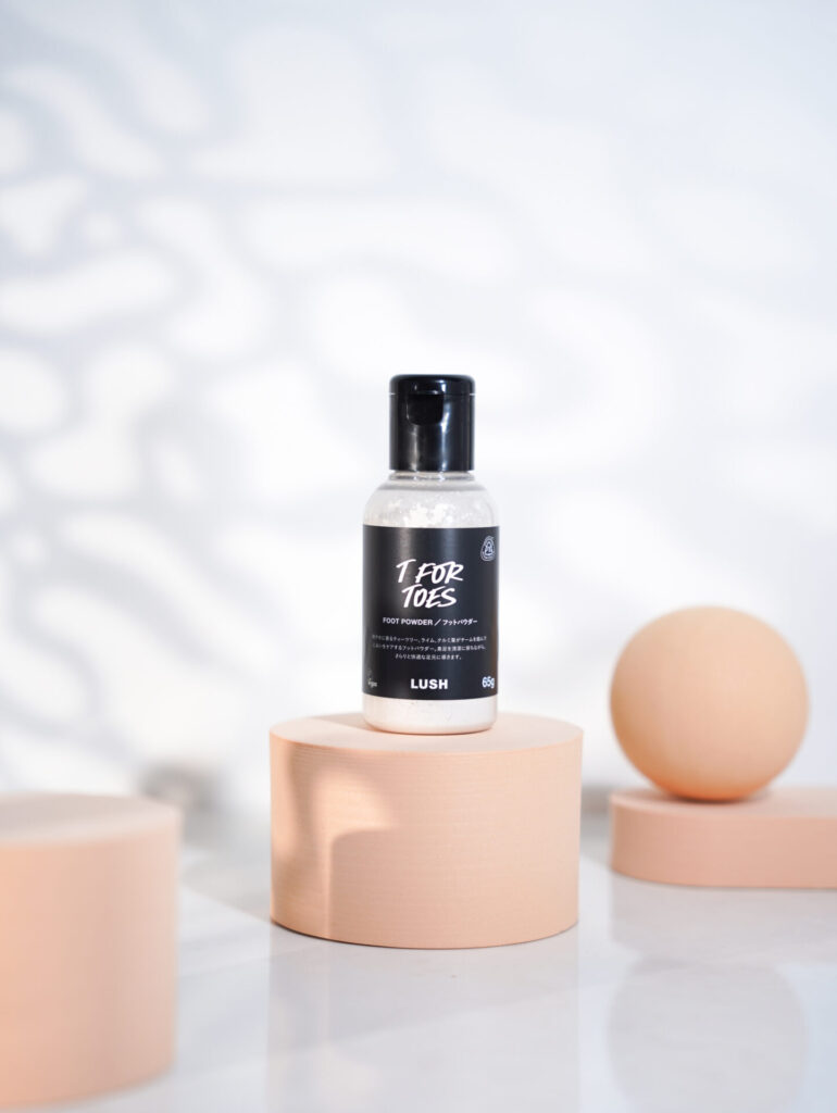 LUSH『素足のTブレイク（パパの足）』はキャンプ中の足のニオイを抑えてくれる