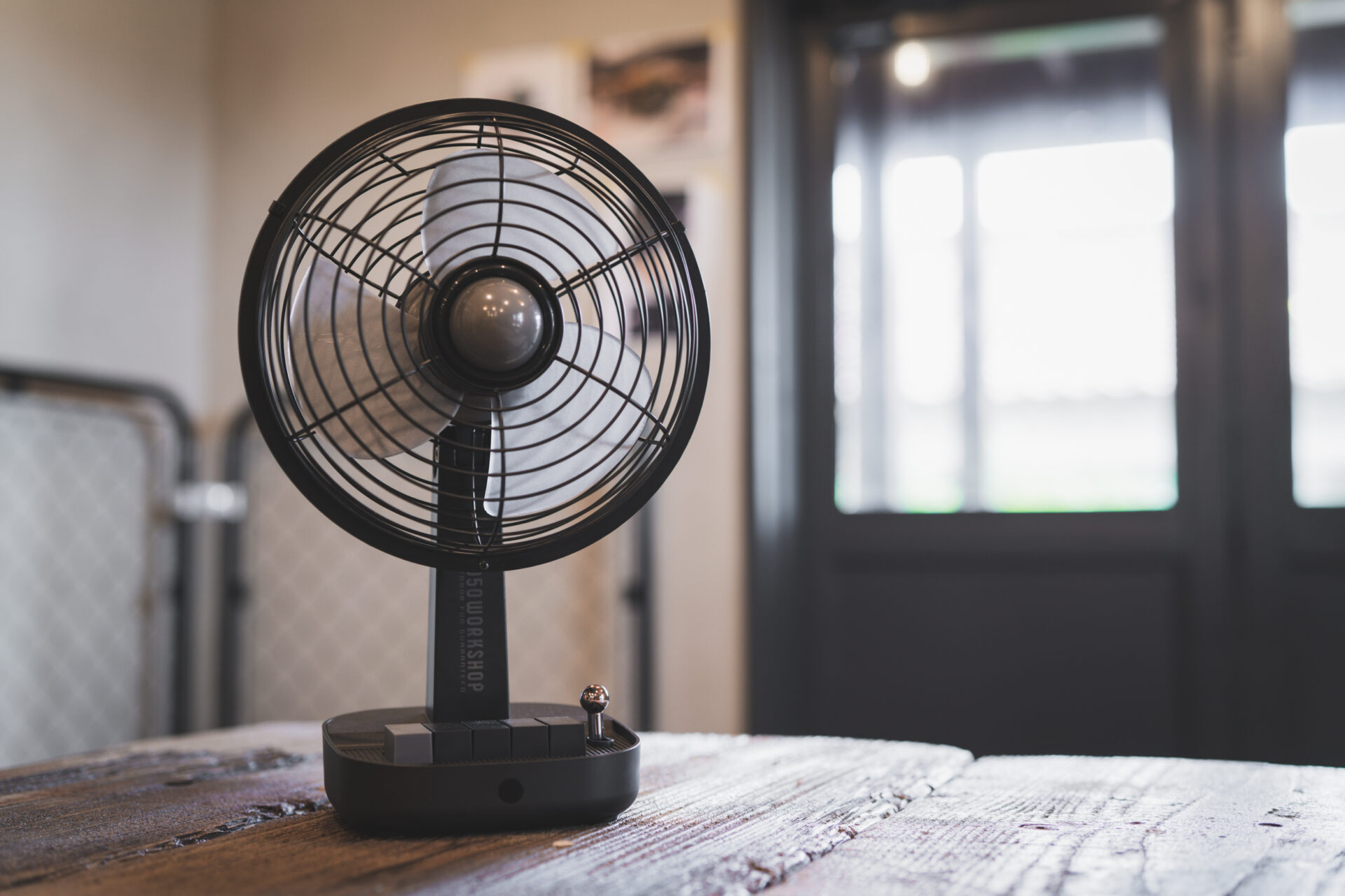 5050WORKSHOPのレトロ可愛い「RETRO DESKTOP FAN」で涼しさもオシャレも手に入れる！