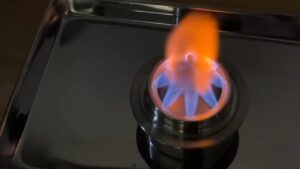 【2025年最新】アルコールランタンおすすめ8選|使い方・芯交換・燃料選びも解説