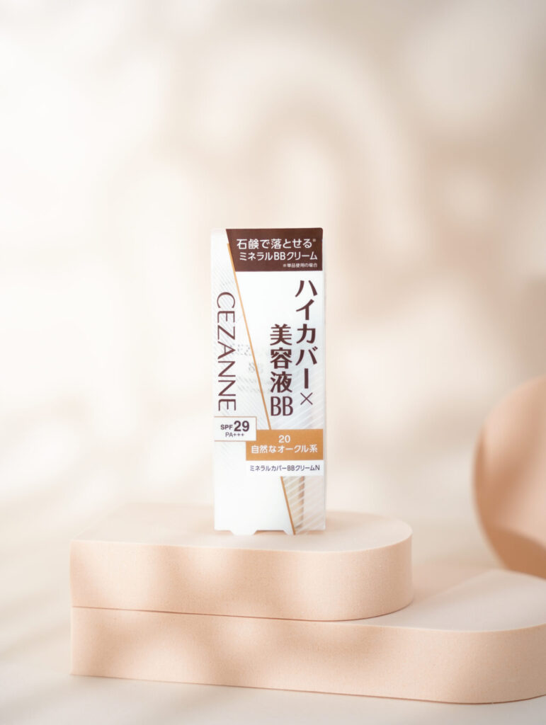 キャンプのベースメイクにおすすめなセザンヌ『ミネラルカバーBBクリームN』のパッケージ画像