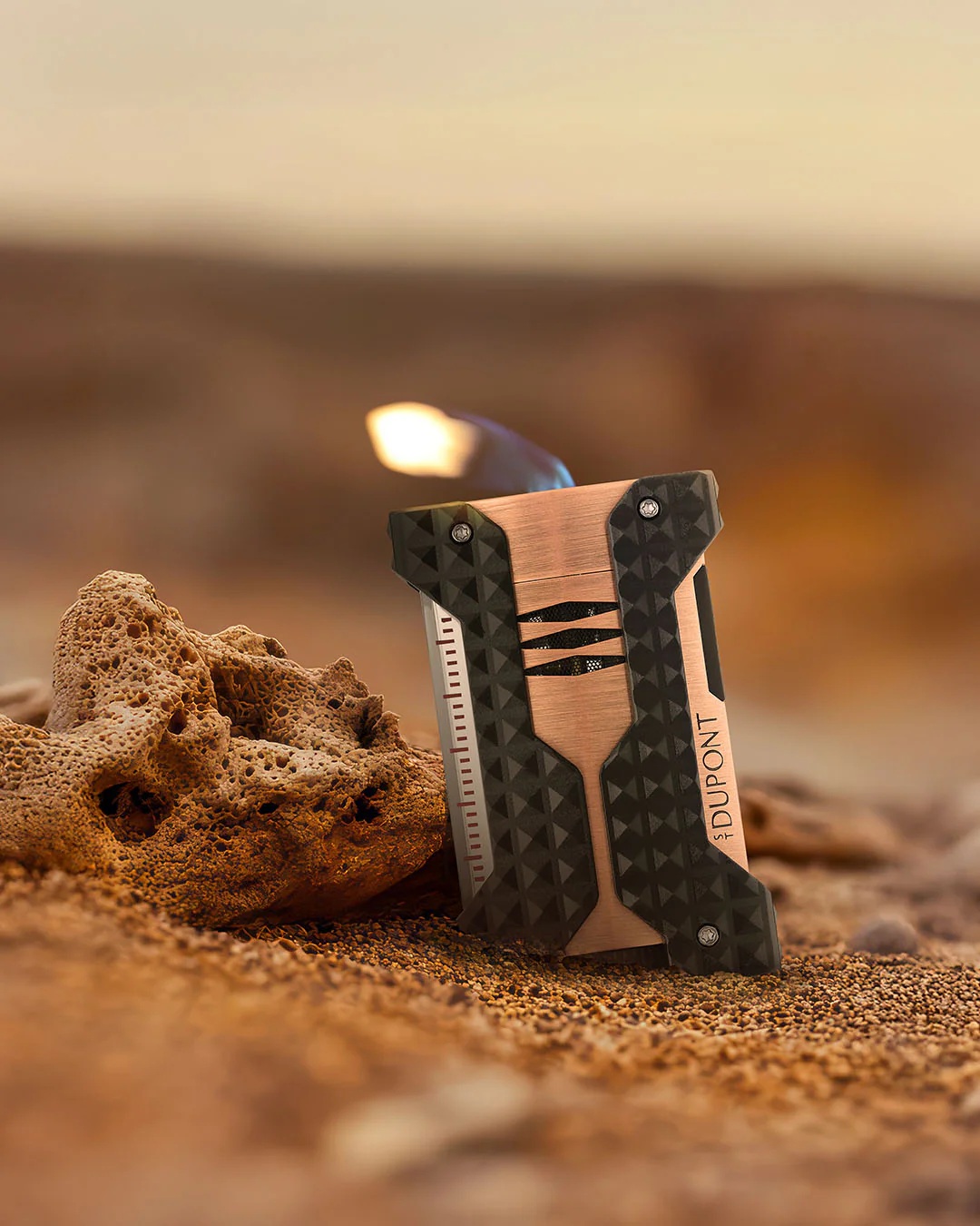 風に負けない情熱を、デュポンのライターと灯そう！