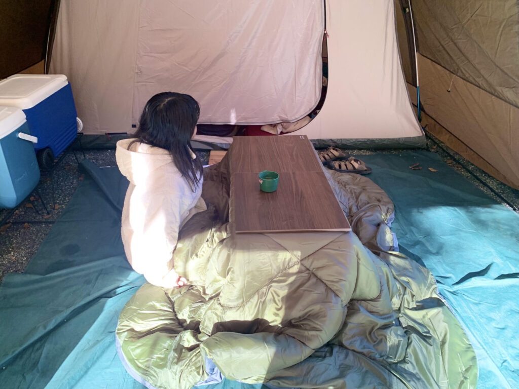 ソロキャンパー歓喜】電源なしで足元ぽかぽか！アルペンアウトドアーズ