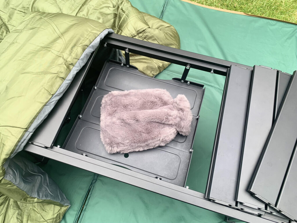 ソロキャンパー歓喜】電源なしで足元ぽかぽか！アルペンアウトドアーズ