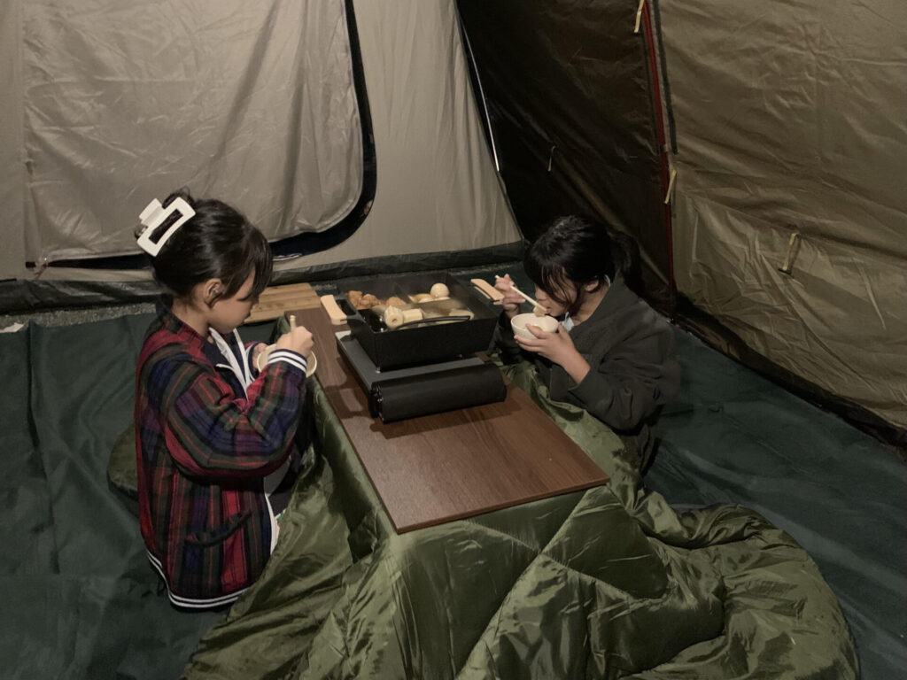 ソロキャンパー歓喜】電源なしで足元ぽかぽか！アルペンアウトドアーズ