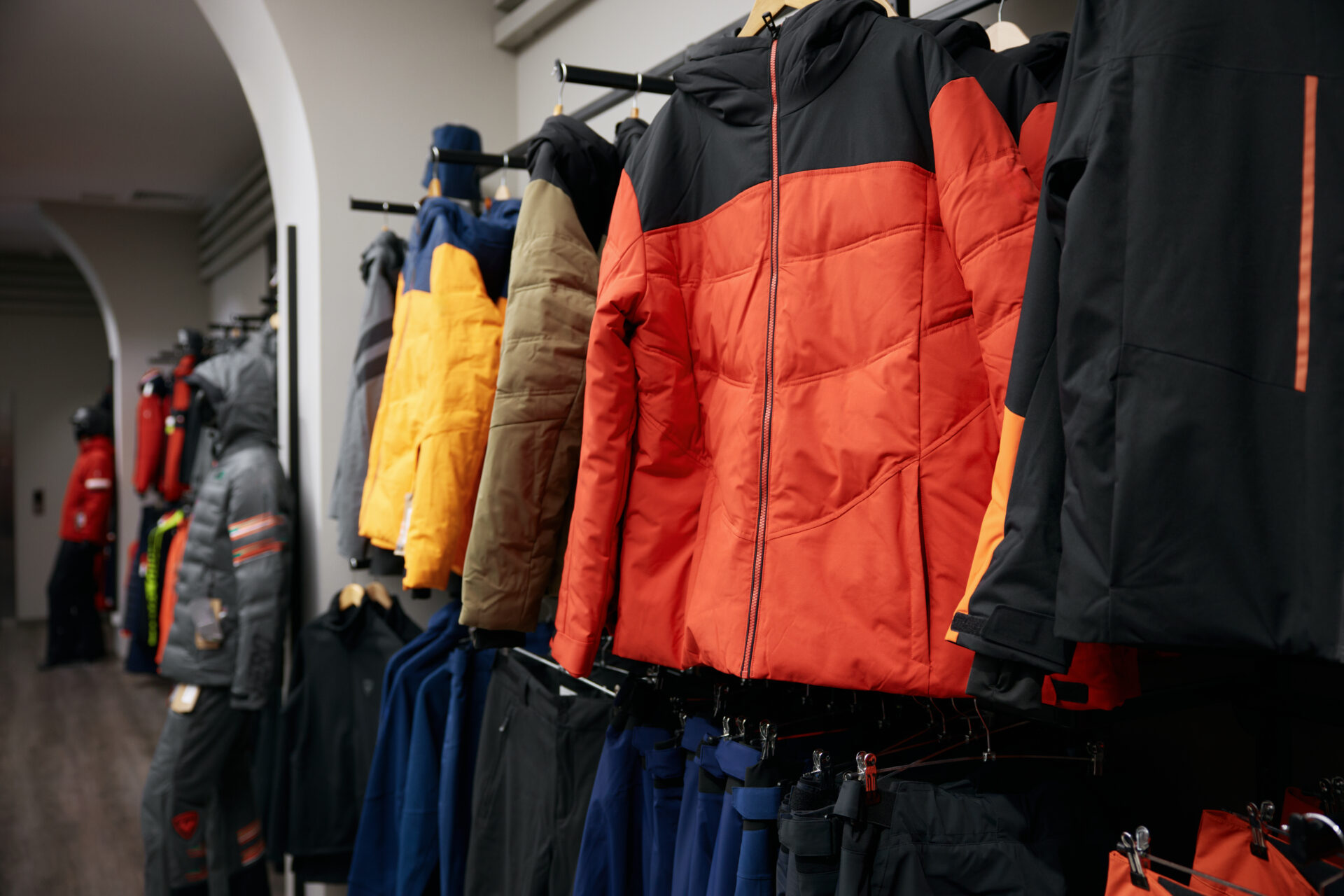 おしゃれで機能的！ダウンジャケット半袖の人気おすすめ5選【メンズ・レディース別】