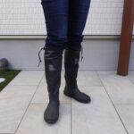 【もう荷物にならない！】Kiuの「折りたためる長靴」が最強すぎた！キャンプやフェスで役立つ万能雨グッズ4選