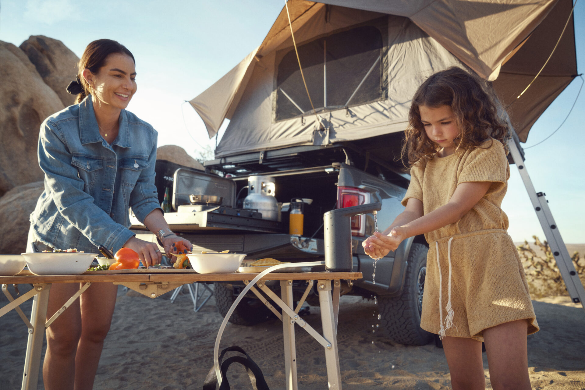 【快適な”水のある暮らし”をアウトドアへ】ドメティックからポータブル電動給水栓『RCN-WF』とウォータージャグ『HYD-J11』が登場