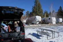 冬キャンプの必需品10選｜服装や寒さ対策、あったら便利なアイテムまで