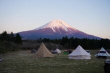 冬キャンプ寒さ対策完全ガイド！寝る時の服装やテント・寝具などのおすすめ装備を紹介