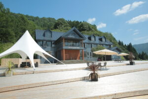 愛知のIT企業が異業種参入！テクノロジーと自然が融合するキャンプ場『エナジーアクティブフィールドしらお』が岐阜・郡上にオープン