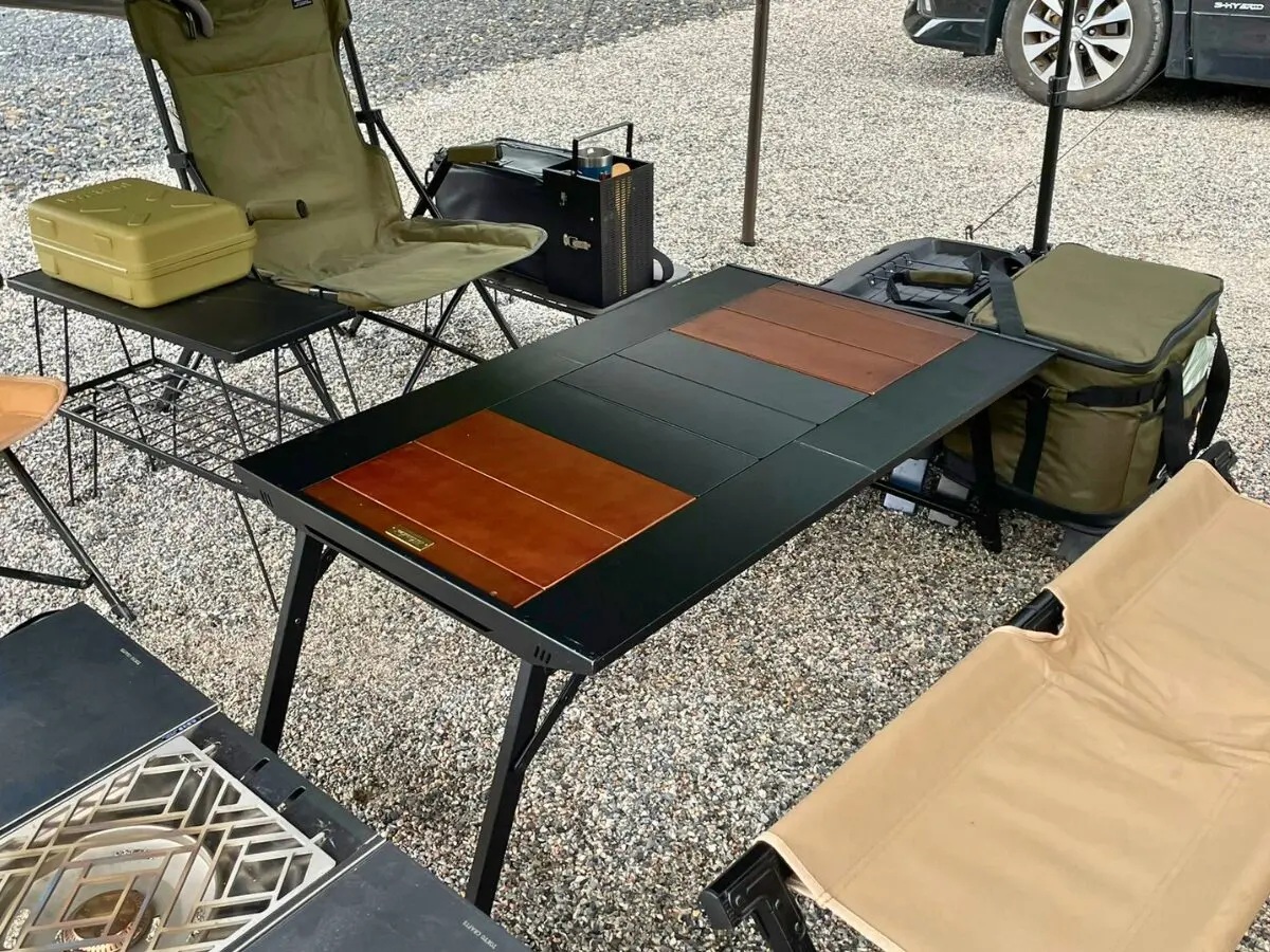 キャンプにおすすめのおしゃれなテーブル18選！木製・アイアン・ソロ用まで