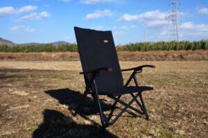 4段階リクライニング×収束式で“食事も休憩も快適”。ハイランダーの新作チェアを実使用レビュー