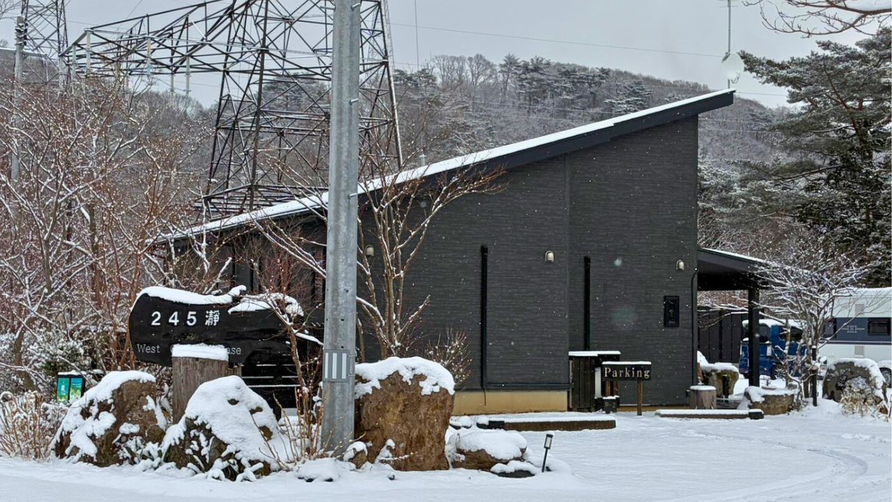 【福島】滝の音とオーナーの気遣いに心解ける。川遊びも冬も楽しめる「245瀞 West Country Base」