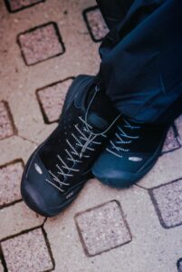 CITY COUNTRY CITYとKEENが提案!夜のキャンプにも映える次世代の足元「JASPER Ⅲ」