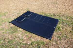 【8cm厚で快眠】ハイランダー「クライマックスインフレーターマット」が腰痛キャンパーを救う！