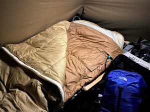 電熱寝袋おすすめ5選！メリットとデメリットや選び方も紹介