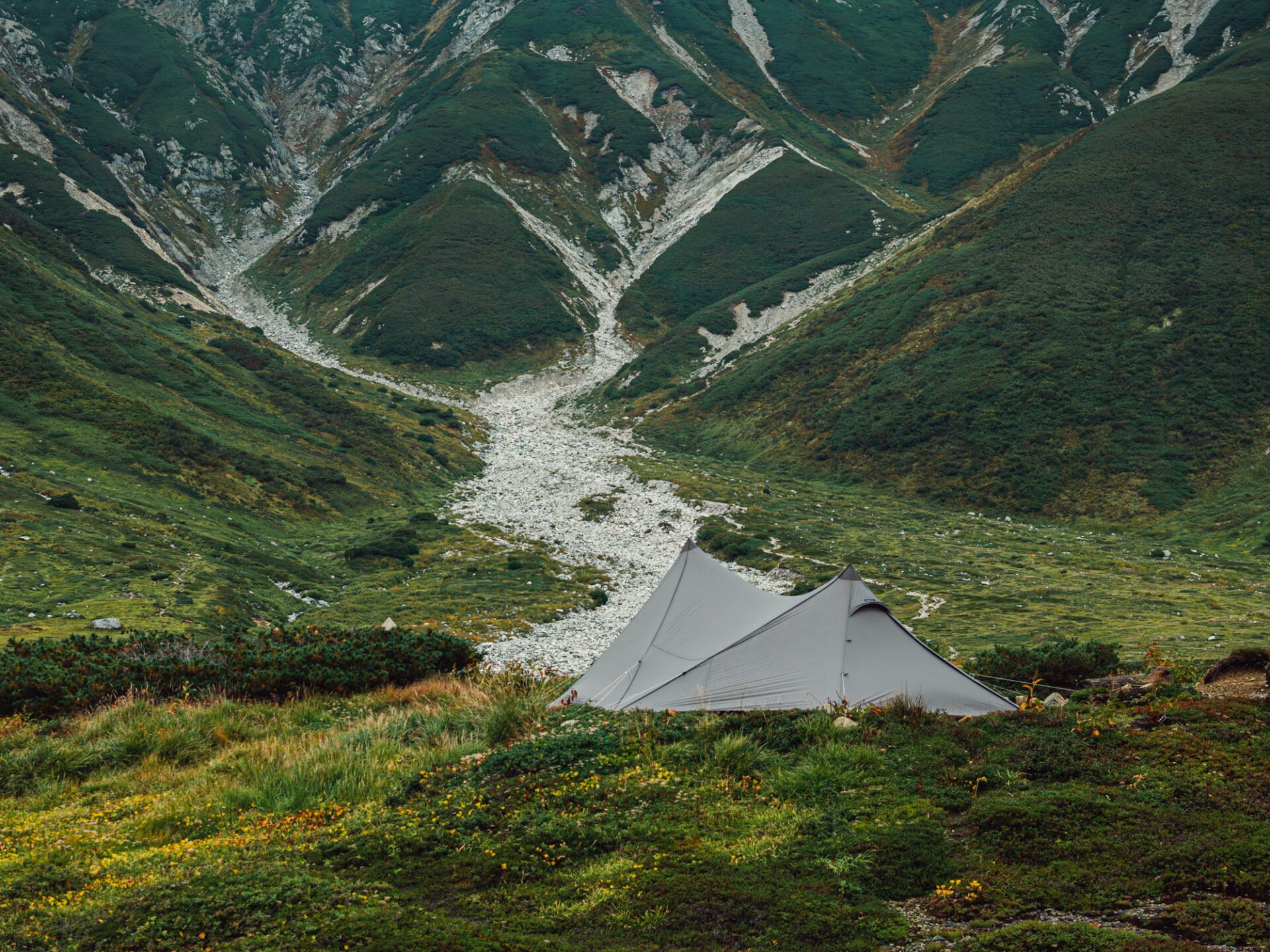 【サバティカル新作】超軽量1,460gも！テント＆シェルター全4モデルが4月3日一挙登場！